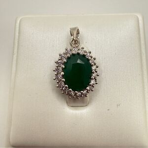 NWOT 8x10mm oval cut, faceted Chrysoprase w/ halo of cz diamonds, 925 pendant!